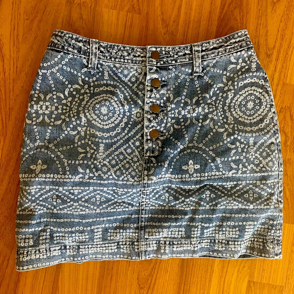 Free people denim mini skirt with buttons size 2